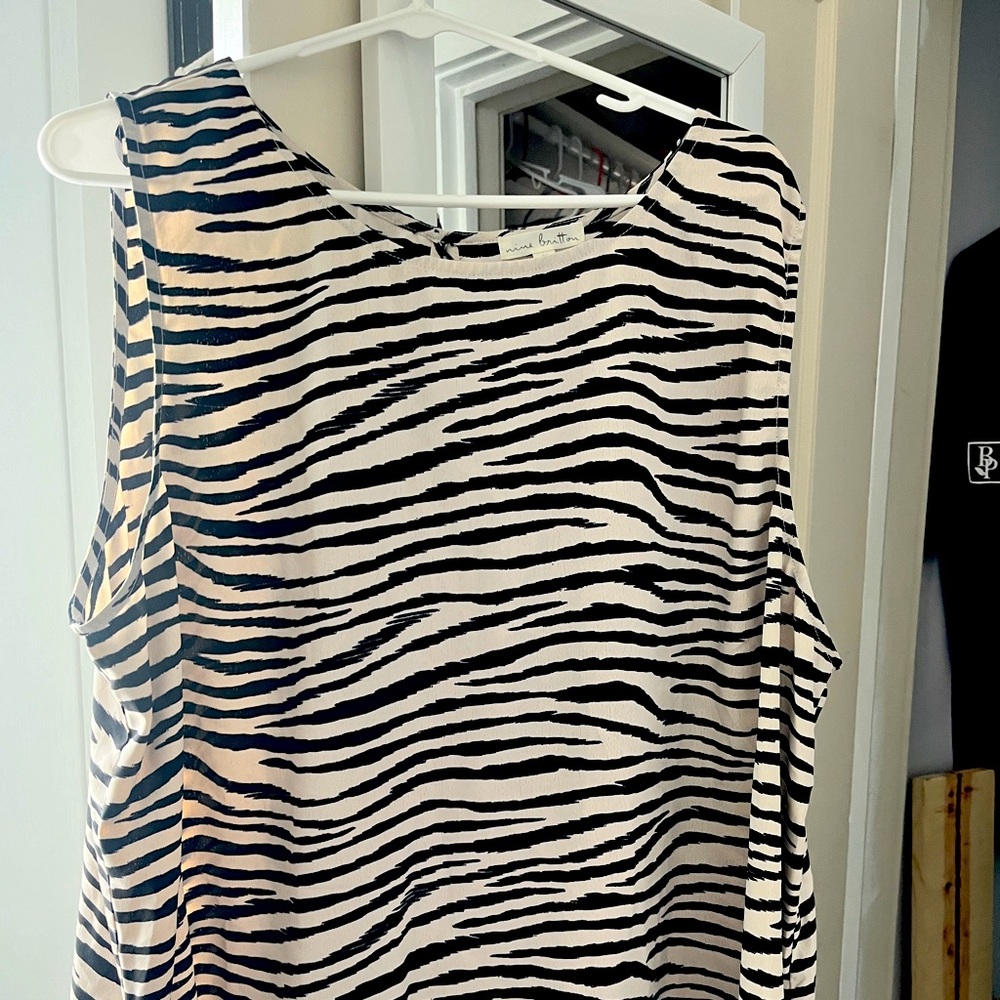 Dressy tank top. Super flowy. Size 2x